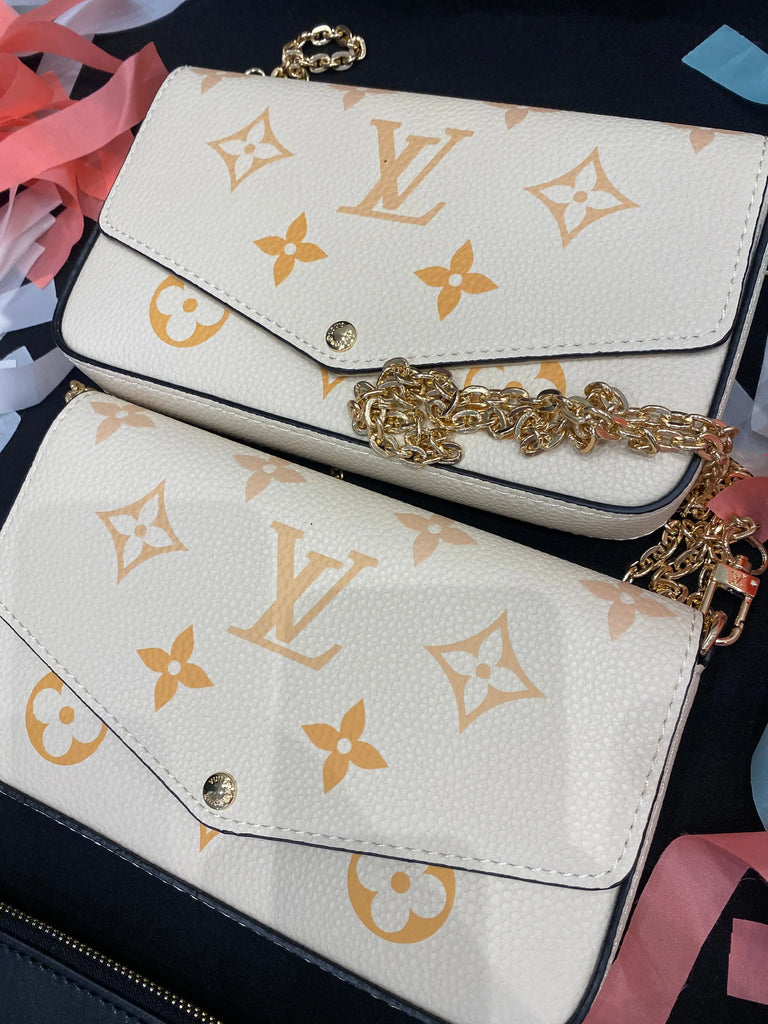 White and Print small L clutch - MODERN GIRL TREND INC.